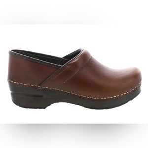 Women's Dansko Professional Clog Tan Tumbled Pull Up Leather. Size 9.